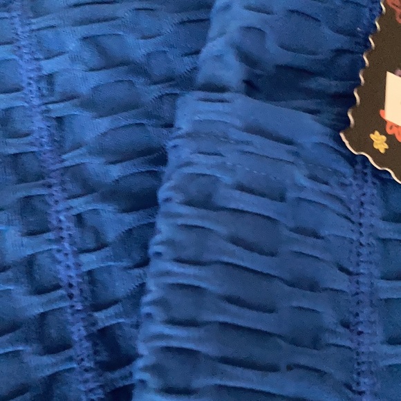 High waisted Booty Defining Workout Leggings in Blue - Picture 3 of 5